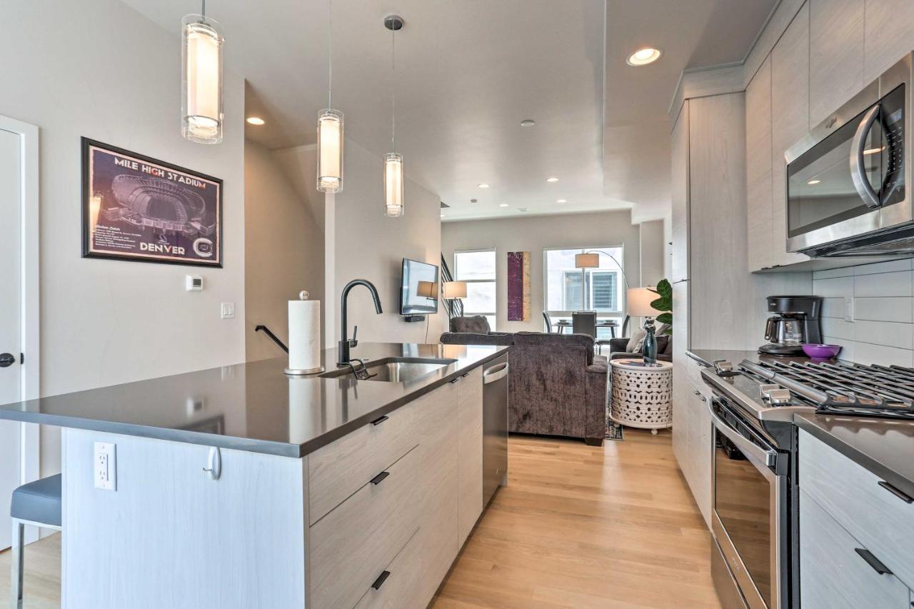 Trendy Denver Townhome - Walk To Mile High Stadium Экстерьер фото