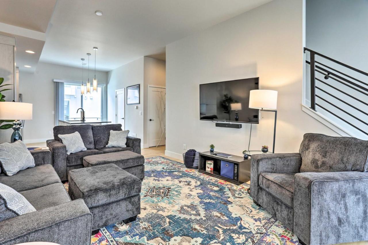 Trendy Denver Townhome - Walk To Mile High Stadium Экстерьер фото