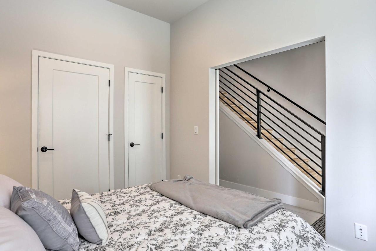 Trendy Denver Townhome - Walk To Mile High Stadium Экстерьер фото
