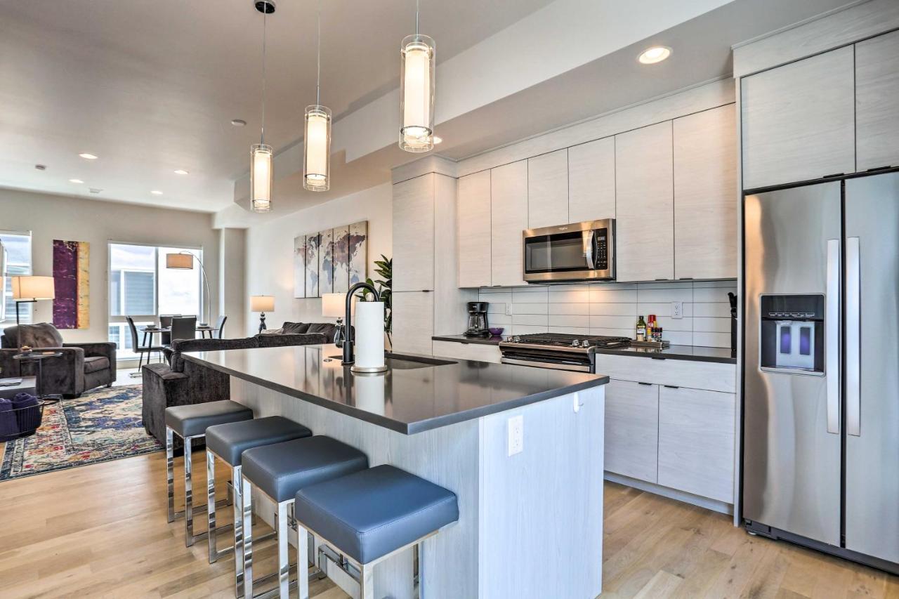 Trendy Denver Townhome - Walk To Mile High Stadium Экстерьер фото